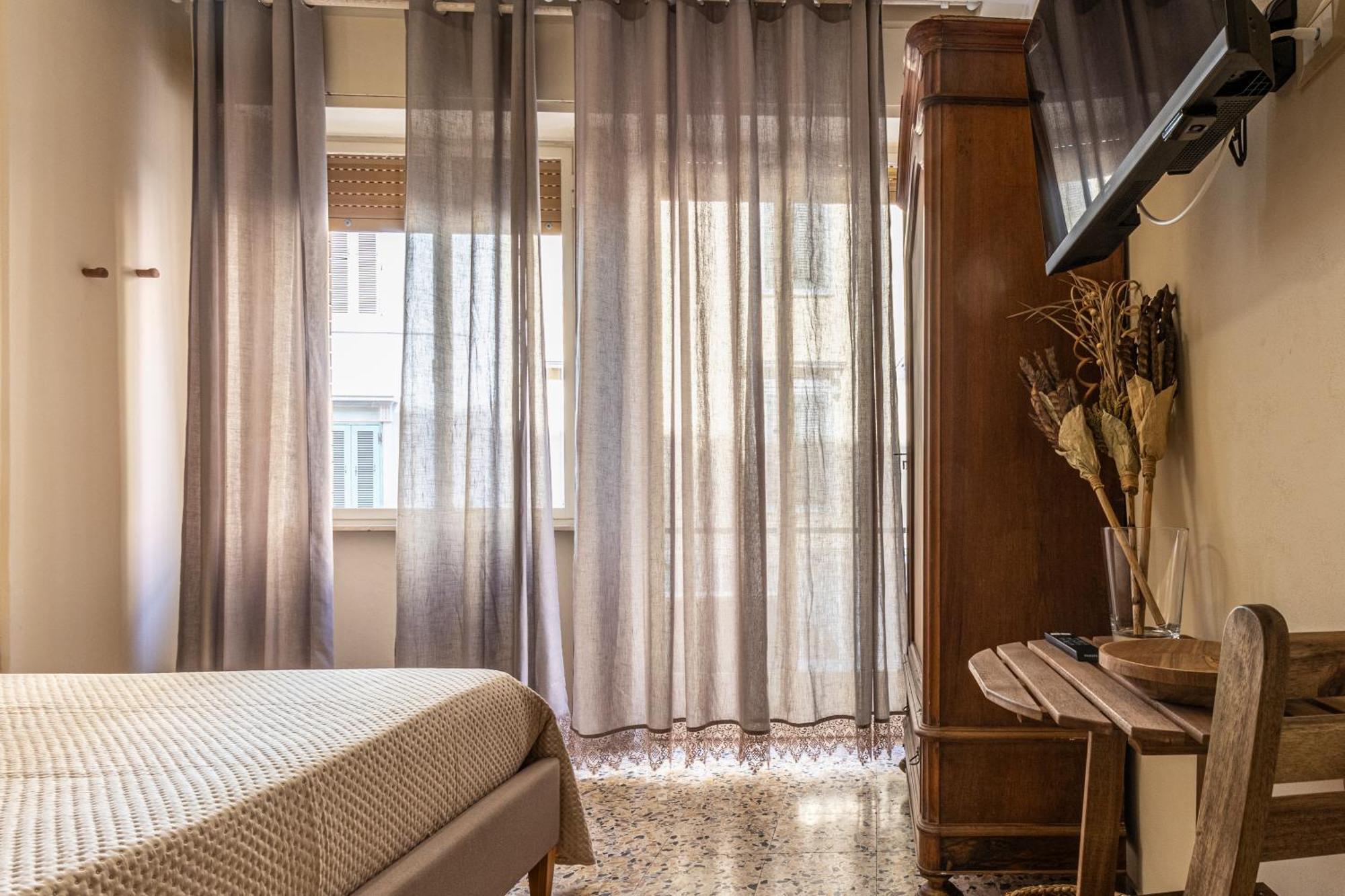 L'Erika In Citta Hotel Ливорно Екстериор снимка