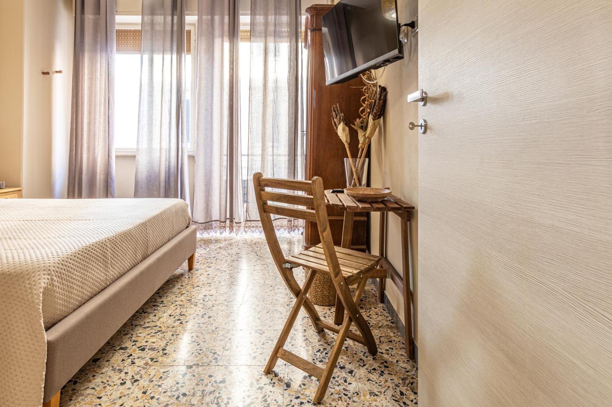 L'Erika In Citta Hotel Ливорно Екстериор снимка